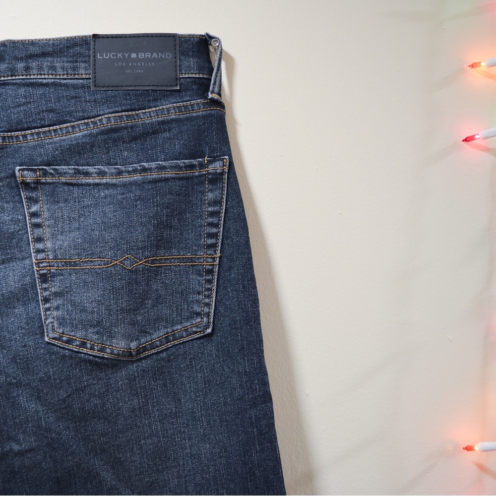 Level Up Your Denim Game: New Lucky Brand 363 Vintage Straight Jeans (31x32)